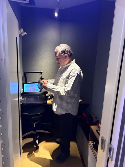 新人声優の伊藤彩香が東京ビッグサイトの展示会にてブースキャストとして出演